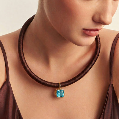 Colar Hallu Allure | Banho de Ouro 18k e cristais