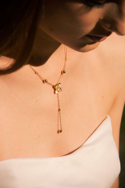 Colar Ilex Bloom  em Ouro Vermeil 18K com Topázios Brancos