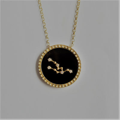 Colar Noite Estrelada Touro em  Ouro Vermeil 18K e Safiras Brancas