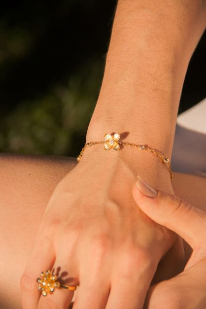 Pulseira Ilex Bloom em Ouro Vermeil 18K  e Topázios Brancos.